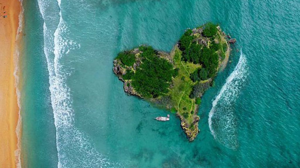 Turismo-sustentable-Isla-en-forma-de-corazón-1280x720