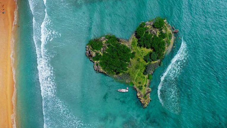Turismo-sustentable-Isla-en-forma-de-corazón-1280x720