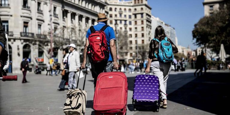 img_xcervera_20190315-165035_imagenes_lv_propias_xcervera_xcervera_s9a0622plazacatedral_4_6_1037941483-kGEC-U473276944713r1C-992x558@LaVanguardia-Web