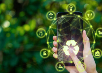 Celular conectado a la red 5G mostrando el impacto de esta tecnología en el medio ambiente.