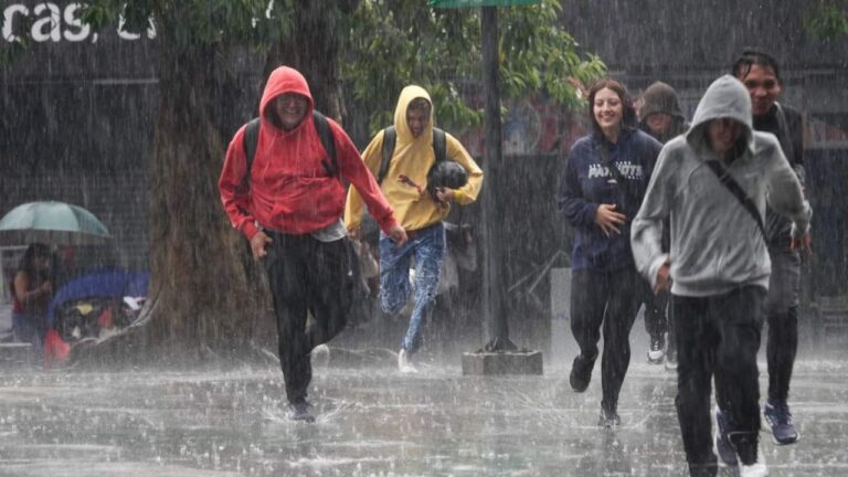 SACMEX presente ante los efectos de fuertes precipitaciones en la capital
