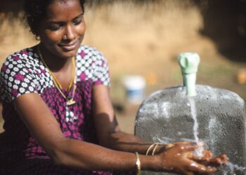 Acceso al agua mejora posibilidades educativas y laborales de mujeres