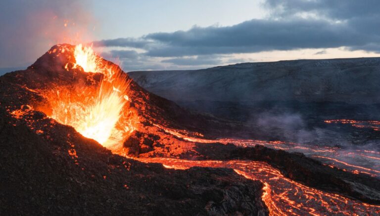 xr:d:DAF8PeOWCN8:6,j:4982525182934563052,t:24020901