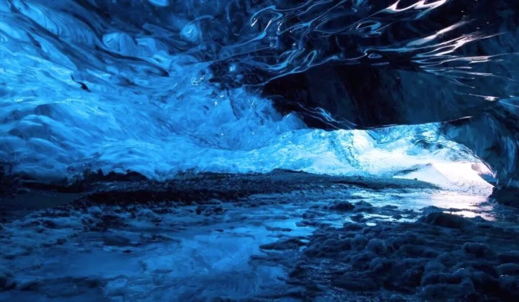 Descubren 85 nuevos lagos ocultos bajo el hielo de la Antártida: claves para entender el cambio climático