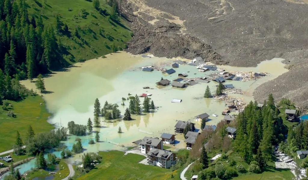 Los Alpes en riesgo: el deshielo que borró un pueblo suizo del mapa
