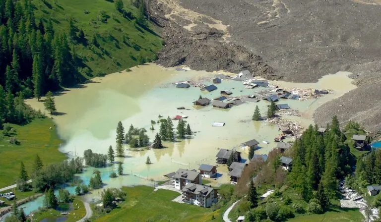 Los Alpes en riesgo: el deshielo que borró un pueblo suizo del mapa