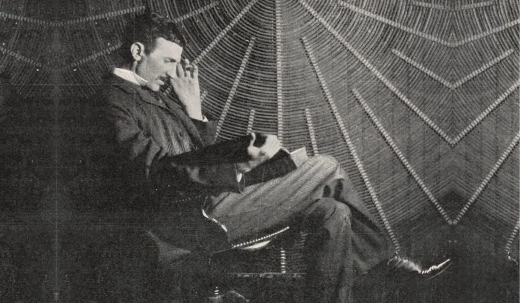 Nikola Tesla: inventos con los que creó un futuro sostenible y cambió la energía para siempre