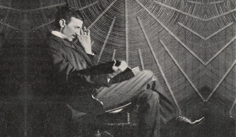 Nikola Tesla: inventos con los que creó un futuro sostenible y cambió la energía para siempre