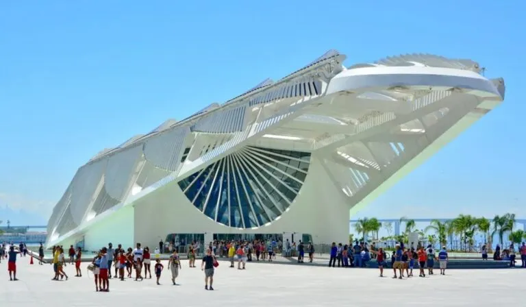 ¿Futuro verde o fachada petrolera? El Museo del Mañana cumple 10 años en medio de la polémica