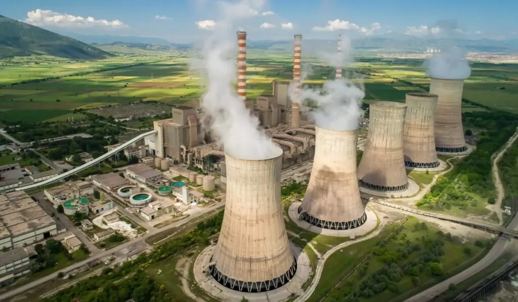 La IA devora energía en España: expertos piden rescatar la energía nuclear para evitar un colapso eléctrico