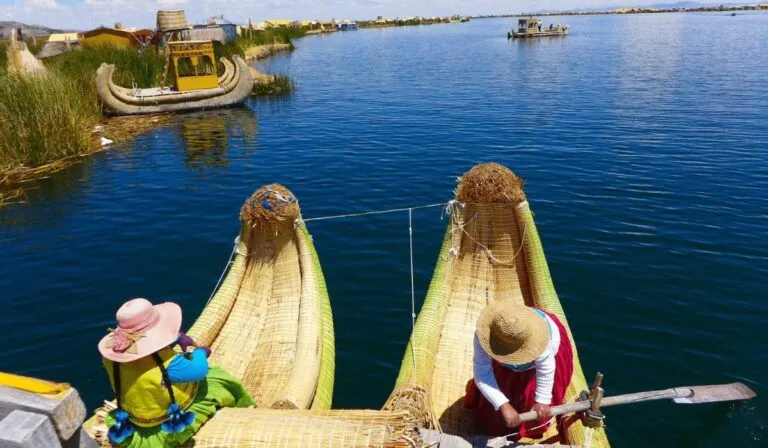 Lago Titicaca obtiene derechos propios gracias a la lucha de mujeres quechuas y aymaras