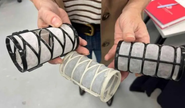 Crean en Australia un filtro para lavadoras que reduce miles de microplásticos en cada lavado