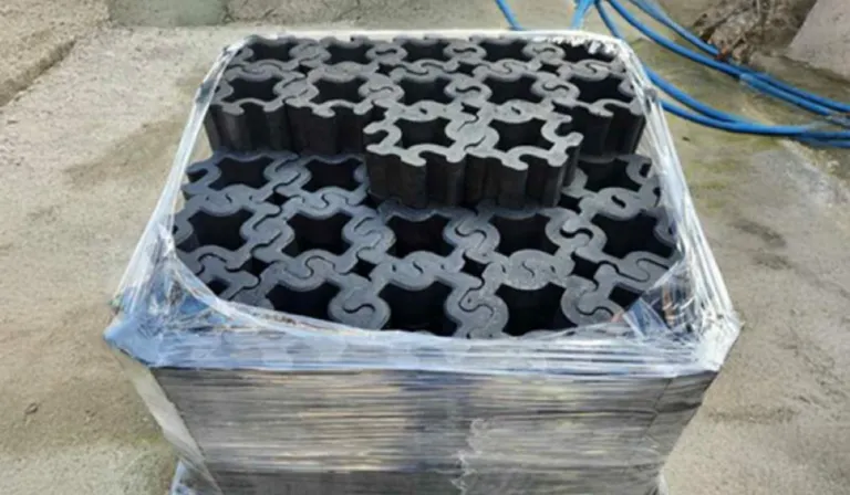 De basura a protección: crean bloques de plástico reciclado más resistentes que el hormigón