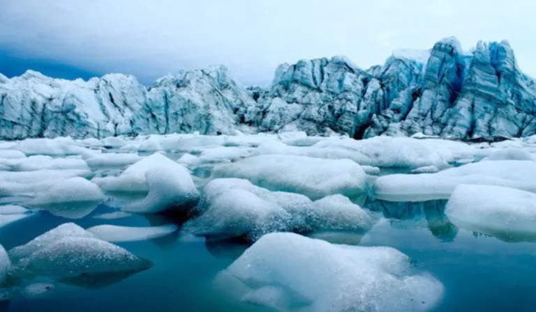 El deshielo polar despierta microbios que liberan más carbono y aceleran el cambio climático