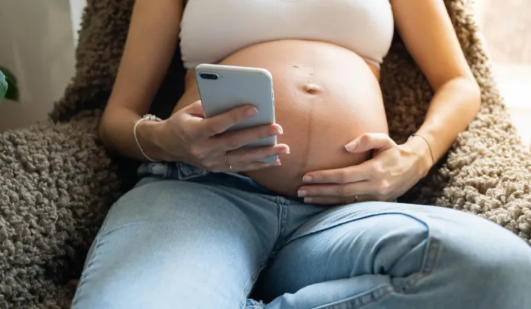 La contaminación del aire podría influir en el desarrollo cerebral del feto, revela estudio