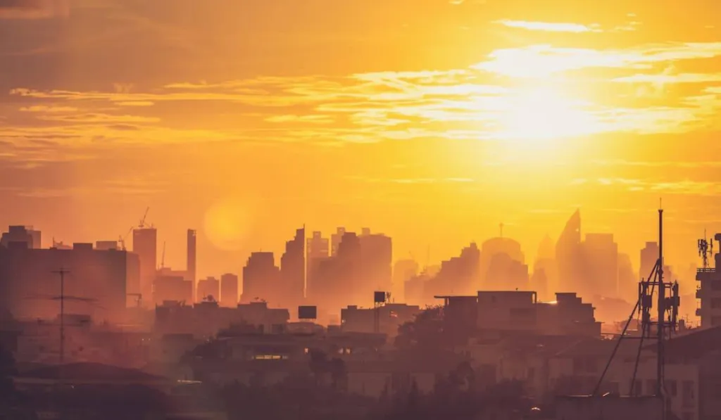 Alerta por ola de calor extrema en México: temperaturas de hasta 45 °C y vientos intensos en varias regiones