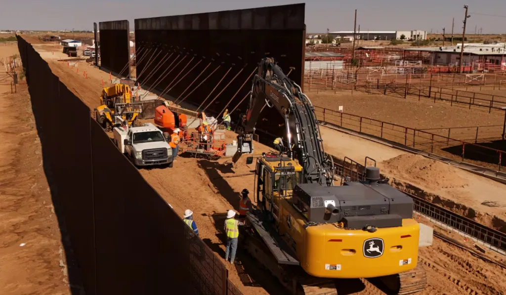 Cartas, plazos y temor en la frontera: el plan de Trump que amenaza con expropiar tierras para el muro