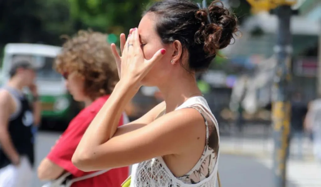 Olas de calor: el enemigo silencioso que afecta al cerebro y la salud mental