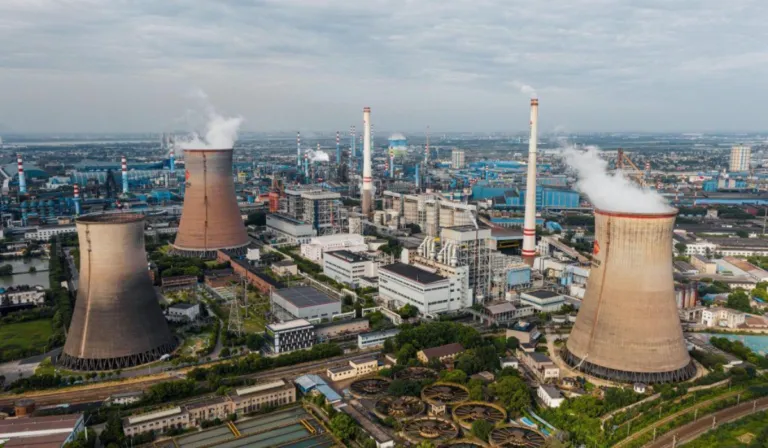 China acelera su descarbonización con proyectos innovadores que mezclan energía, tecnología y mar