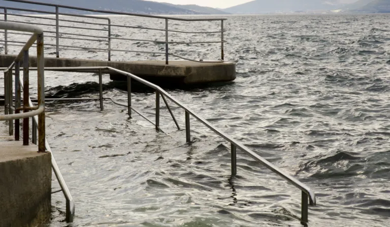 El nivel del mar sube más rápido de lo previsto: millones de personas están en mayor riesgo