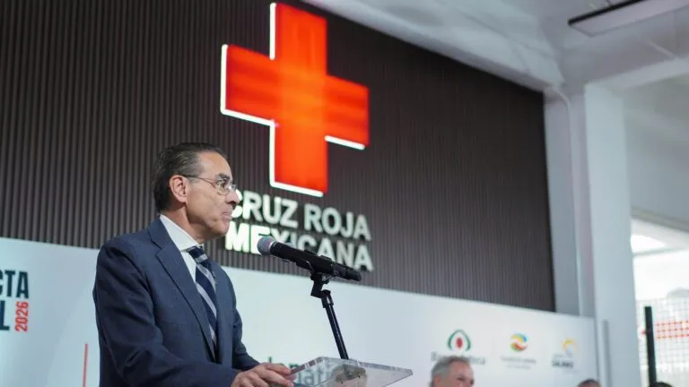 Banco Azteca entrega donativo de 4 millones de pesos a Cruz Roja Mexicana para fortalecer servicios de emergencia