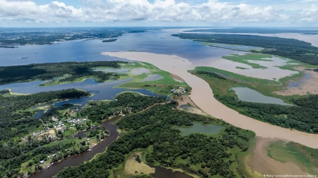 Brasil analiza perforaciones petroleras en la Amazonía mientras especialistas advierten posibles daños a ecosistemas marinos.