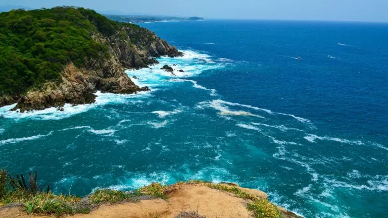 Proyecto científico en Huatulco para monitorear terremotos y tsunamis mediante sensores submarinos.
