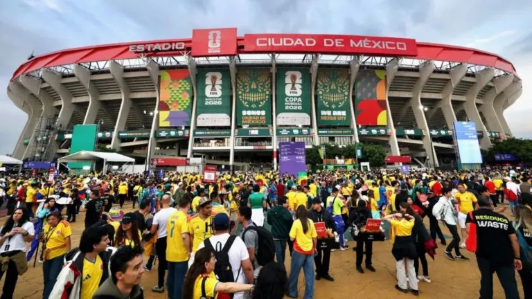 Investigación sobre la huella ecológica que generan los turistas durante el Mundial de fútbol.