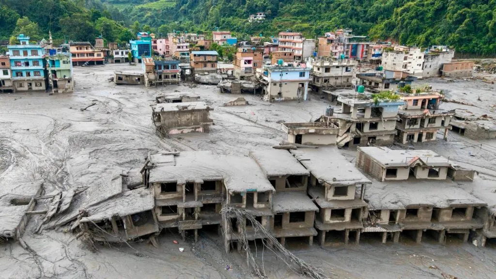 Inundación en Nepal relacionada con el colapso de un glaciar
