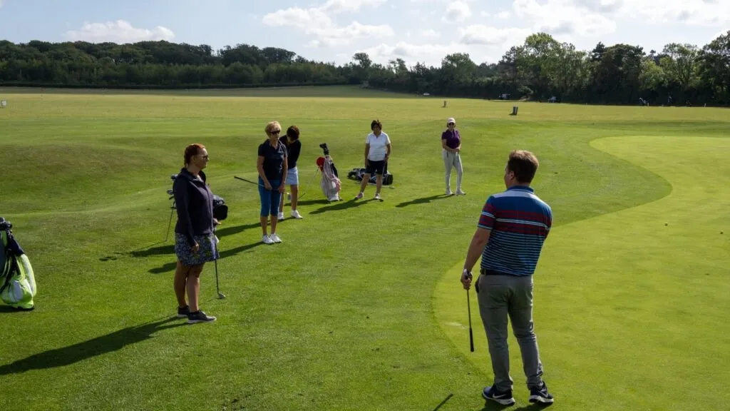 Campos de golf y extracción de agua durante la sequía en Inglaterra