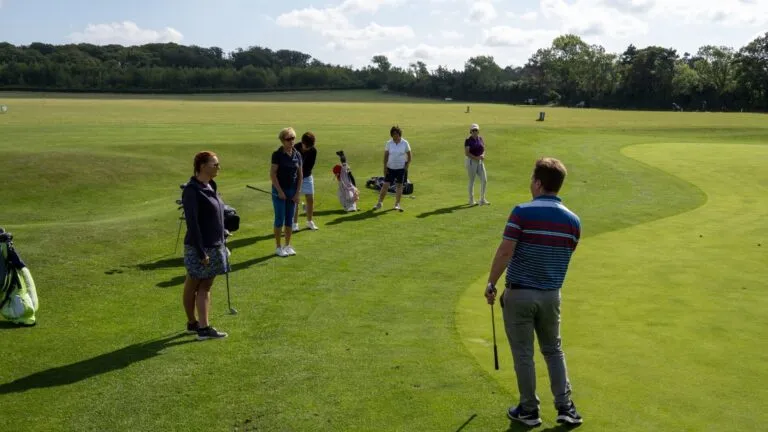 Campos de golf y extracción de agua durante la sequía en Inglaterra