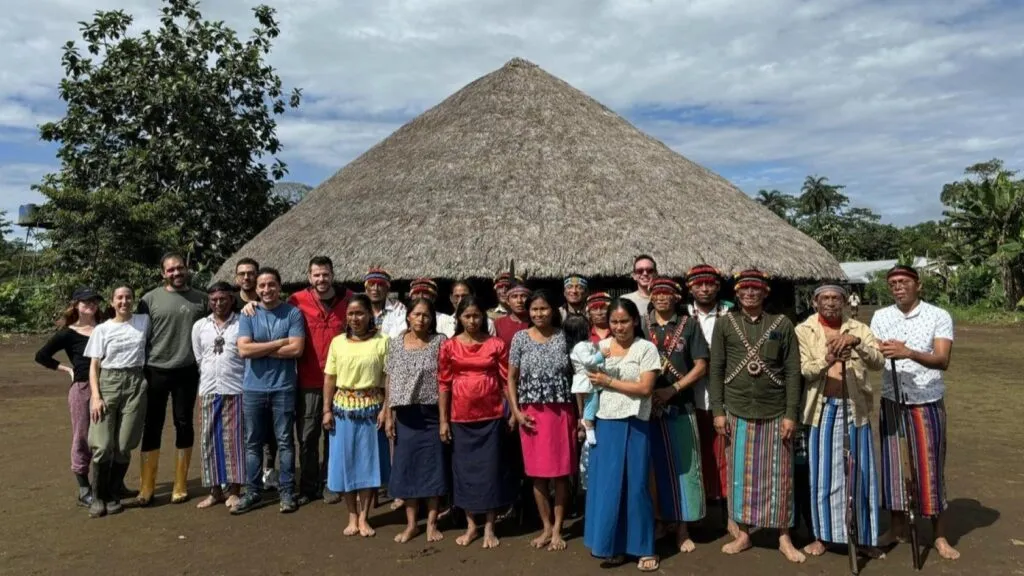 Ecoturismo de comunidades achuar contribuye a conservar la Amazonía de Ecuador