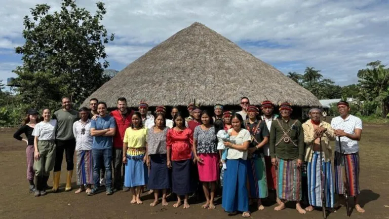 Ecoturismo de comunidades achuar contribuye a conservar la Amazonía de Ecuador