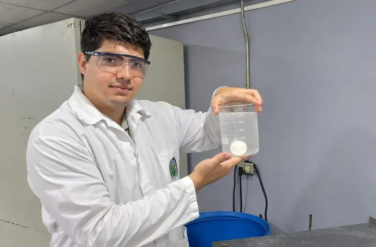Pastilla desinfectante creada en Costa Rica con fórmula biodegradable de rápida disolución
